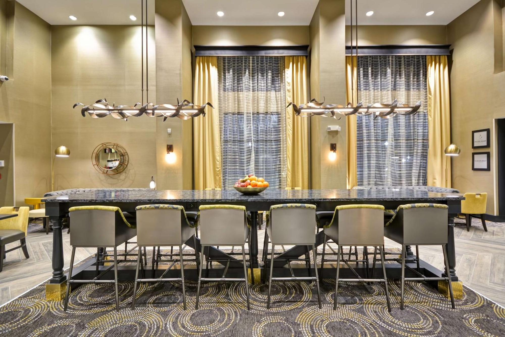 Hampton Inn&Suites Detroit/Warren Extérieur photo